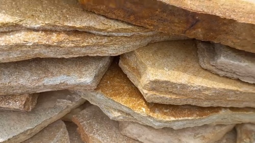 Плитняк златолит жёлтый золотистый для отмостки купить в Уфе