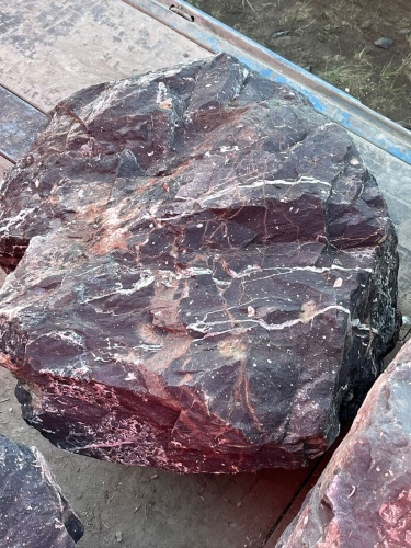 Камни для ландшафтного дизайна красно-фиолетовые 10-60 килограмм купить в Уфе