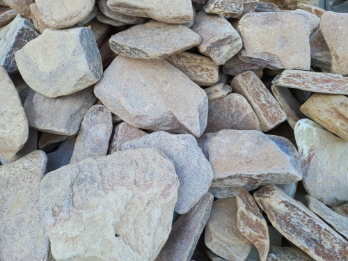 Златолит жёлтый, жёлто-зелёный глыбки и валуны для ланшафтного дизайна купить в Уфе