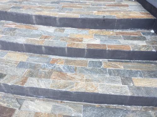 Плитка из Златолита Уральского для лестницы купить в Уфе