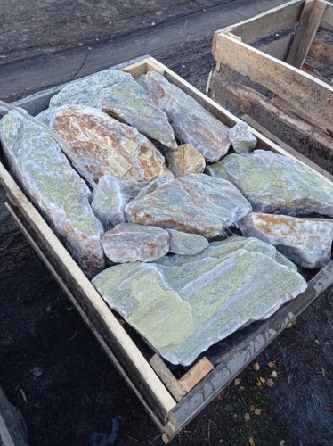 Златолит жёлтый, жёлто-зелёный глыбки и валуны для ланшафтного дизайна купить в Уфе