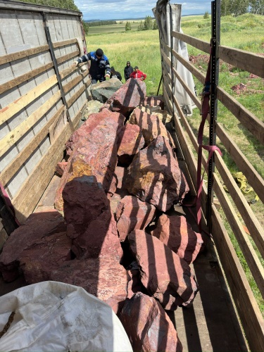 Ландшафтные глыбы красно-фиолетовые 200-1000 килограмм купить в Уфе