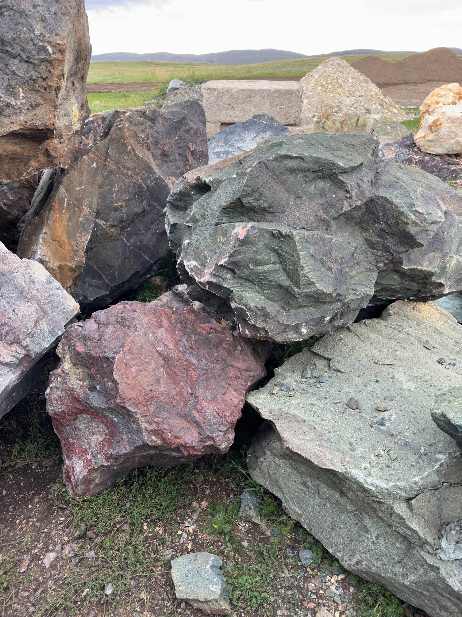 Камни для ландшафтного дизайна зелёные 10-60 килограмм купить в Уфе