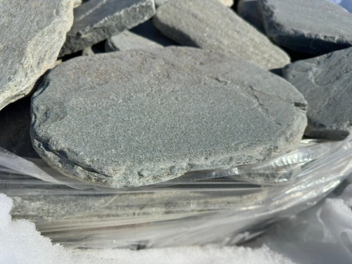 Плитняк златолит зелёный галтованный для мощения на бетон купить в Уфе