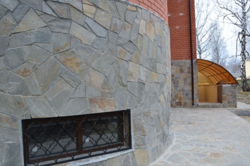 Плитняк златолит Уральский для цоколя, отмостки купить в Уфе